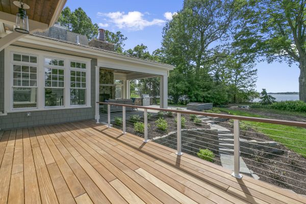 Cost of Deck Installation in Franklin